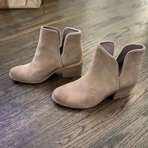 Hinge Booties- like new
